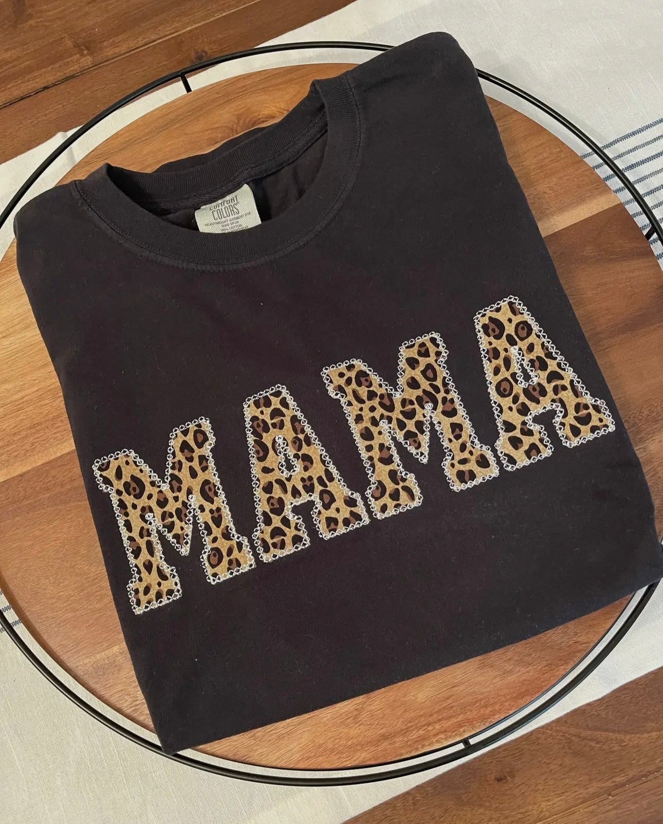 mama appliqué tee