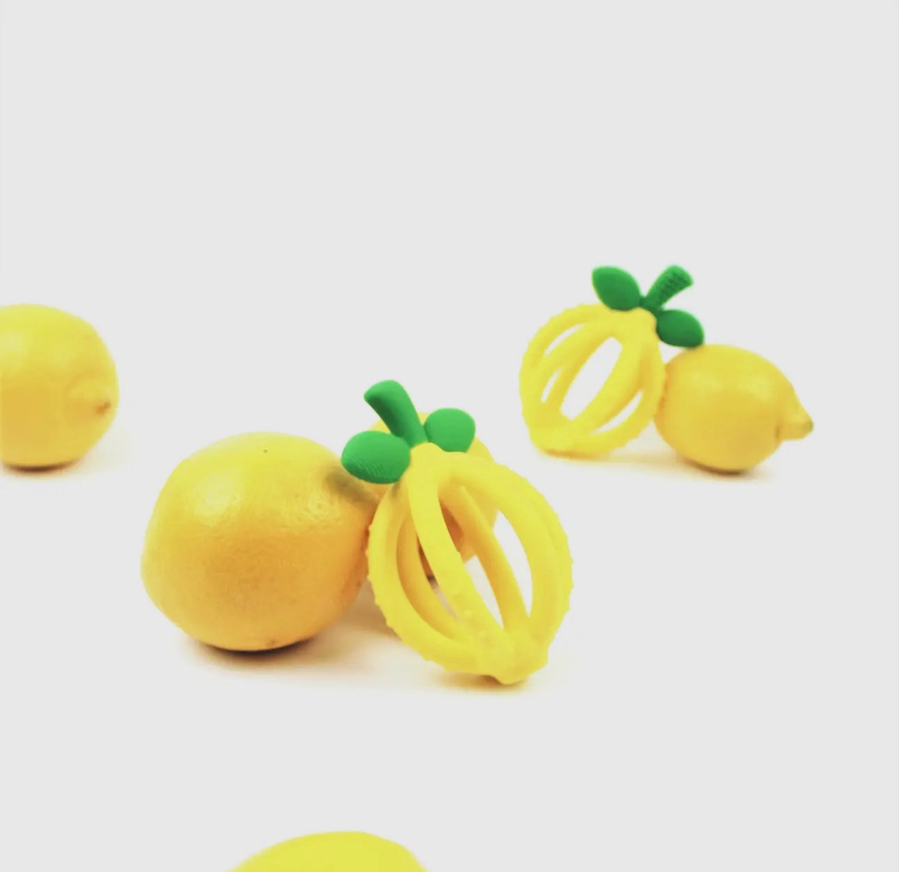 Itzy Ritzy Lemon Bitzy Biter