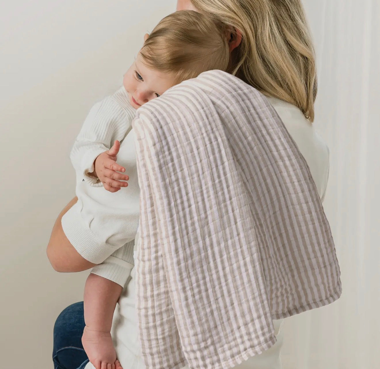 Itzy Ritzy Breastfeeding Cover