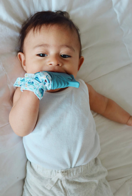 itzy teething mitt